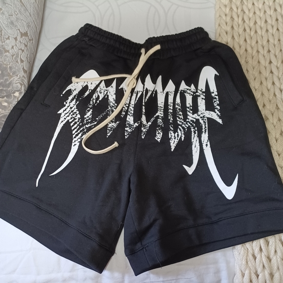 Men Short - Picture 7 of 7